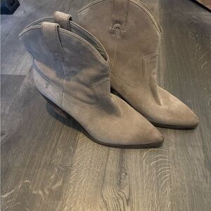 EUC FRYE AND CO. Taupe Ankle Booties Sz 11